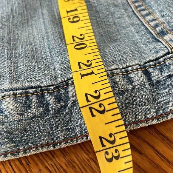 Levi’s Vintage Denim jacket.  Fits like a Medium.  No size tag - Picture 11 of 14